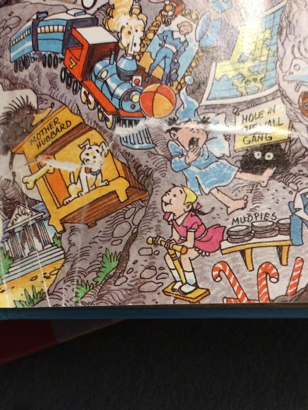 3/$15 - Look & Find Alice in Wonderland - Picture 9 of 9